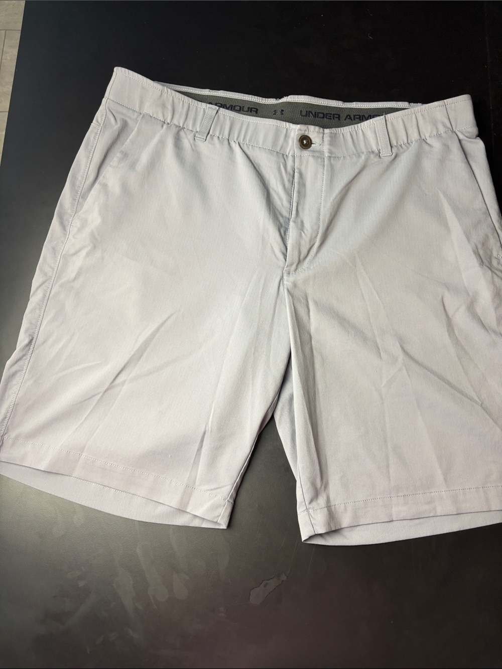 Under Armour Men’s Light Gray Flat-Front Performance Shorts